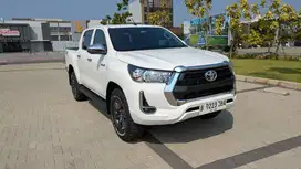 DIJUAL TOYOTA HILUX DOUBLE CABIN TH 2023