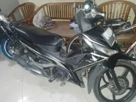 Di jual honda supra x 125 fi.th 2016