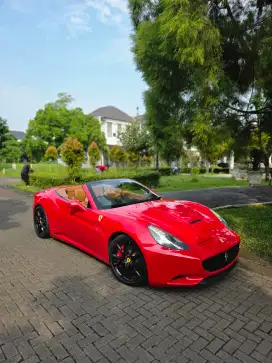 JUAL CASH FERRARI CALIFORNIA 4.3 2011