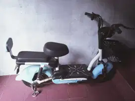 Sepeda listrik tinggal pakai