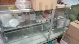 Jual etalase dan rak warung murah aja.