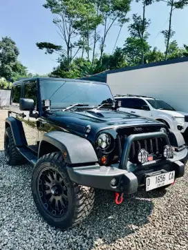 Jeep wrengler 2012 pemakai langsung terawat