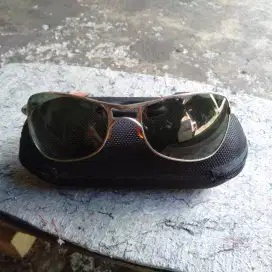 Kacamata Oakley