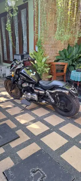 Bobber Benelli PE 250