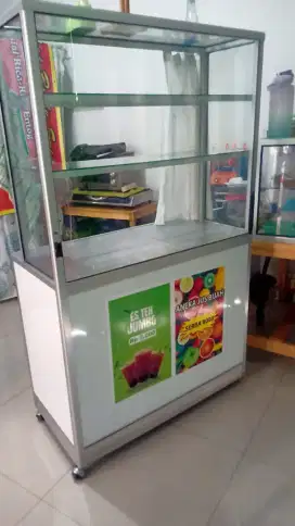 Etalase makanan