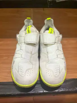 SEPATU BADMINTON YONEX DIAL 88 GEN 2 / SEPATU DIAL88 II / DIAL88 WHITE