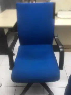 Kursi Kantor Biru