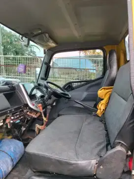 Jual dum truk uero 4