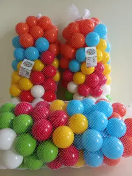 Bola warna warni