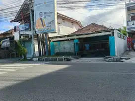 Dijual rumah pinggir jalan utama sangat strategis
