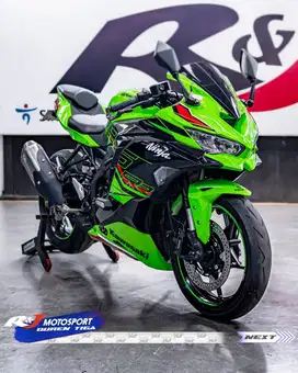 Kawasaki ZX25R ABS Warna Hitam Km 14.000 an Full Paper