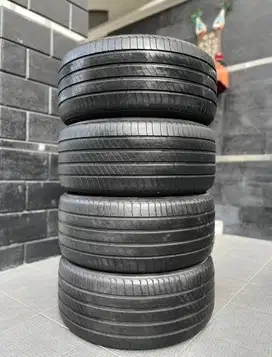 255 45 18 Michelin Primacy 4 R18 Innova Zenix Reborn Venturer 85%