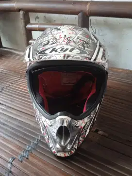 Helm trail/cros KYT