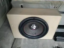 Subwoofer dan power mobil