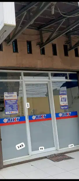 DIJUAL KACA BEKAS UNTUK RUMAH/USAHA MULUS STIKER BISA DI LEPAS