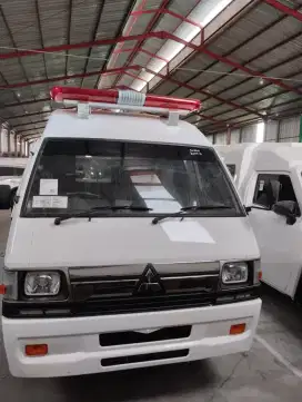 L 300 Ambulance  type Standard