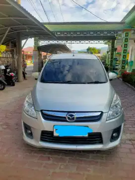 Suzuki Ertiga tahun 2013 / Mazda VX 1