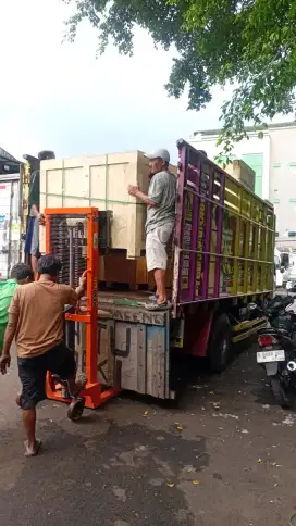 Sewa truk pindahan rumah dan alat proyek bangunan dan perkantoran dl