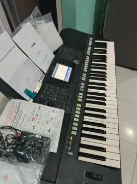 JUAL YAMAHA PSR S950 BARU GRESS JRNG DPKAII PIANO ARRANGER PSRS S 950