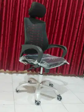 Kursi Manager Importa low Budjet