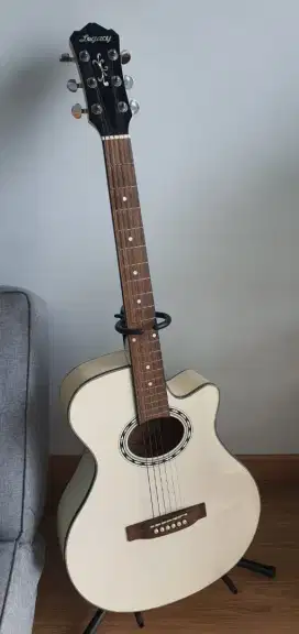 DIJUAL GITAR LEGACY