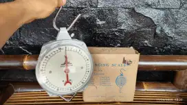 Timbangan gantung 50 kg kondisi bagus sekali
