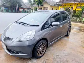 Dijual cepat Honda Jazz 2010