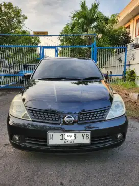 Nissan latio hatchback 1.8 2008
