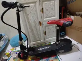 E-scooter skuter listrik