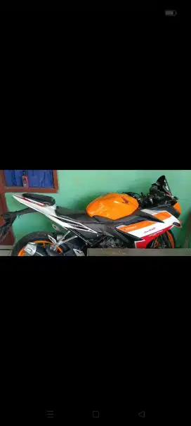 Jual cepat HONDA CBR 150 R km rendah 10,280 pajak mati setahun