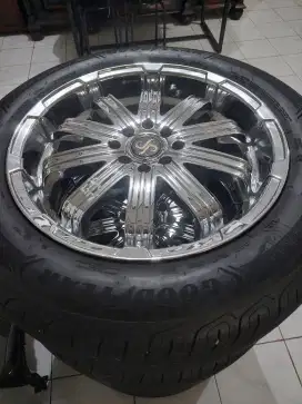 Velg 17 plus Ban goodyear Pakean Raize Rocky