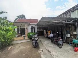 Rumah Luas 4 KT 5 KM  dekat Pasar Legi Kota Gede. SHM, Harga Nego alus