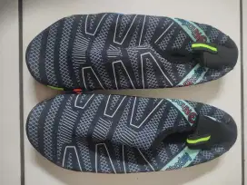 Sepatu Pantai size 38