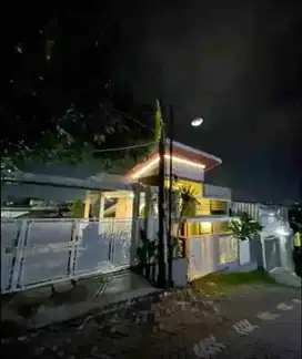 Rumah 2 Lt FULL FURNISHED bangunan baru 1 th di Ketileng Asri Baru