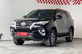 Toyota Fortuner VRZ 4x4 AT 2020 Hitam
