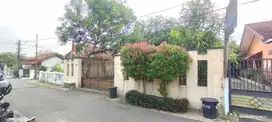 Dijual Rumah + Kos 4 Pintu, Dekat Perkantoran Jensud Timur & Gerilya