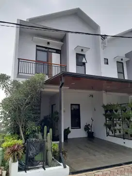 Villa 2 Lantai Lokasi strategis dekat KCIC di Padalarang Cuaca Sejuk