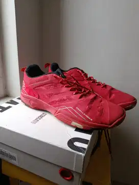 Sepatu badminton Hiqua Challenger