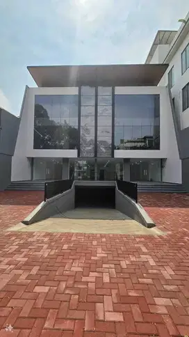 Dijual Gedung Kantor di Jalan Besar kawasan Duren Sawit Jakarta Timur