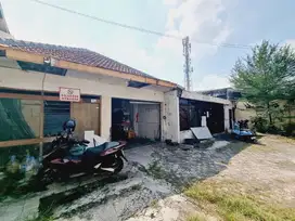 Rumah solo kota 2 lantai luas 503 m2 di Jagalan jebres