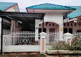 JUAL RUMAH PAS DEPAN MASJID JL.KARYA WISATA DALAM KOMPLEK