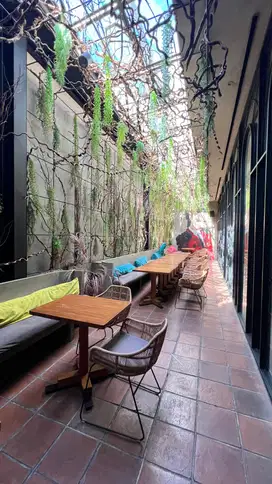 DIJUAL / DISEWAKAN GEDUNG EX LUXURY RESTO RAYA KUPANG INDAH dkt darmo