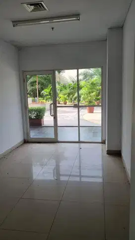 Disewakan MURAH Kios Kosongan Madison Park Tanjung Duren Hadap Luar