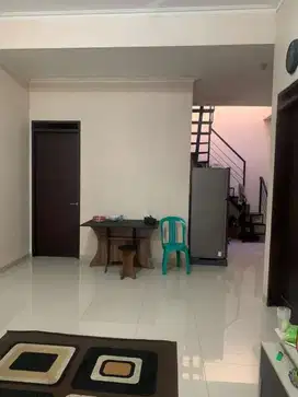 Rumah di batununggal  dijual