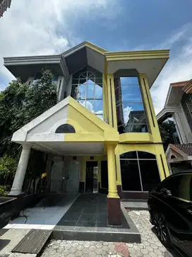 Disewakan Ruko Taman Beverly Siap Pakai
