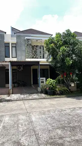 Dijual Rumah Murah 2 1/2 Lantai di Cluster Arana Harapan Indah Bekasi
