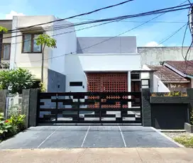 Istimewa. Rumah modern Griya Loka, BSD.