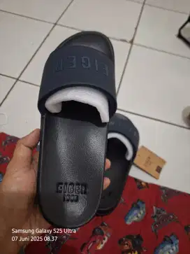 Sandal Slop Eiger size 40 baru ori harga 300rb