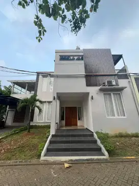 Dijual rumah mewah siap huni di Cibubur Country Full Furnished