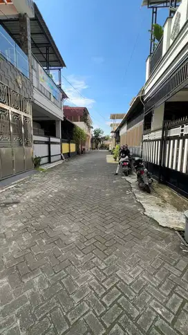 Rumah Minimalis Lebar di Dalam Komplek SM raja Seksama Jalan Bahagia